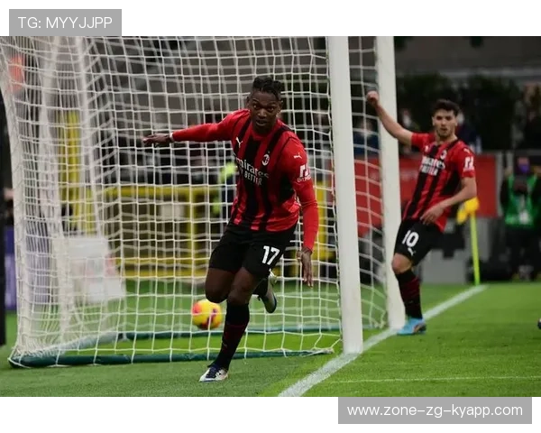 中国队后卫佩雷斯在巴黎奥运会上表现出色，右后卫佩雷拉