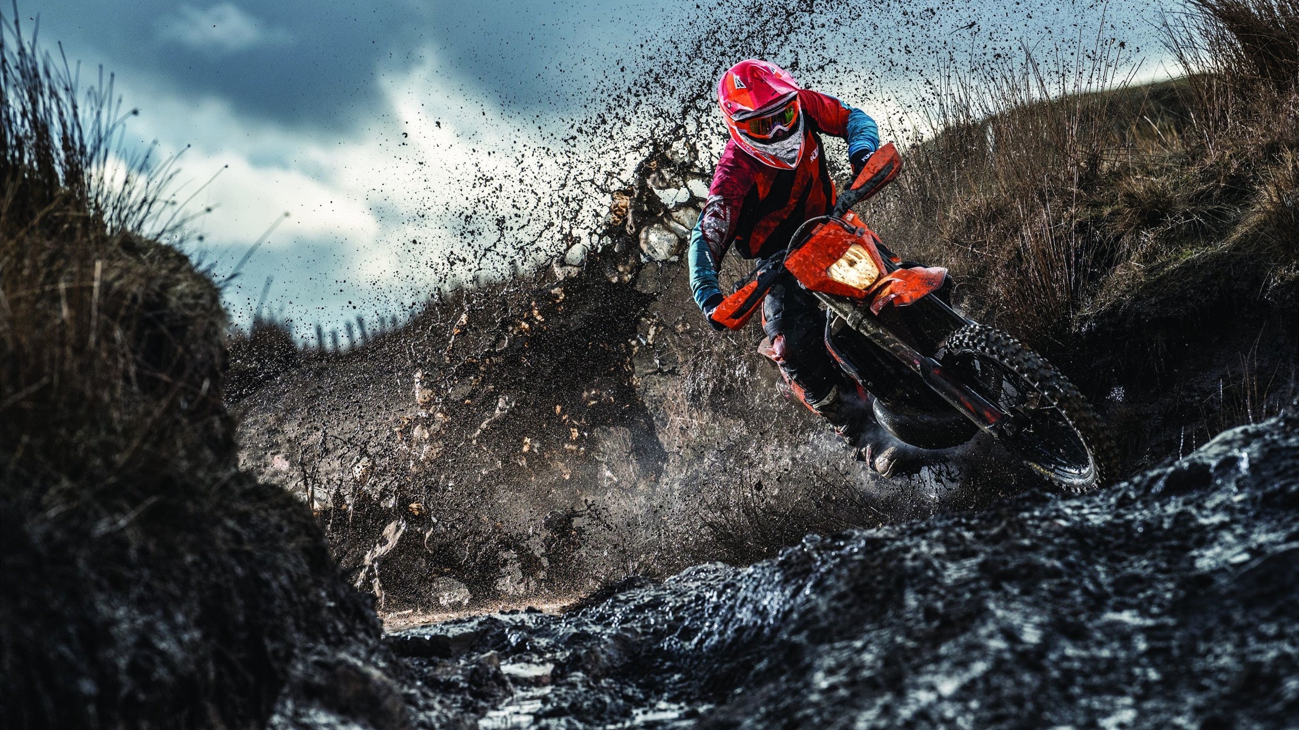 中国女排海外集训收获颇丰，战术路线已初见成效，中国女排请外教